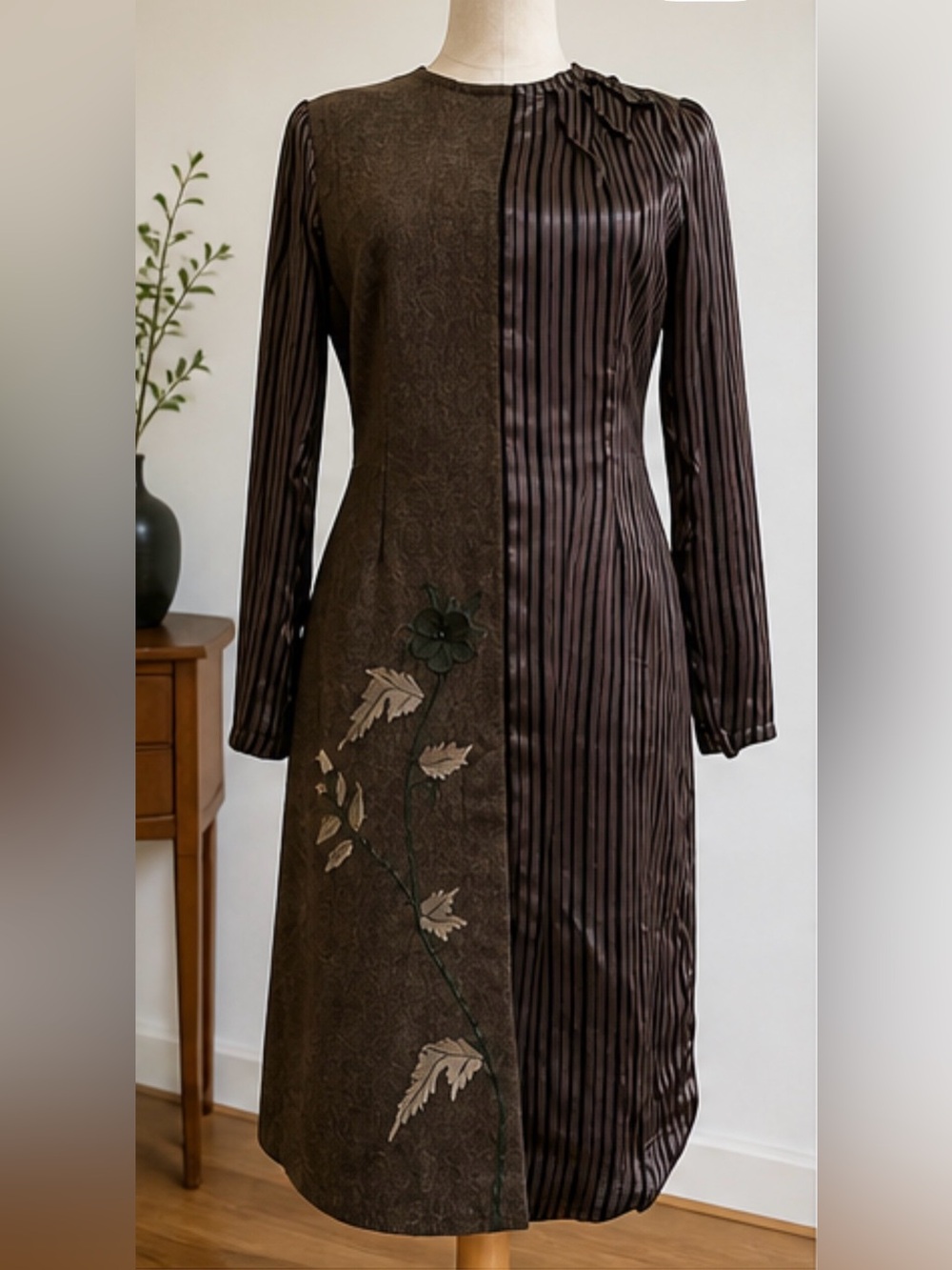 NWT Absolutely gorgeous vintage YANTHA (Nataya)  dress. Medium
